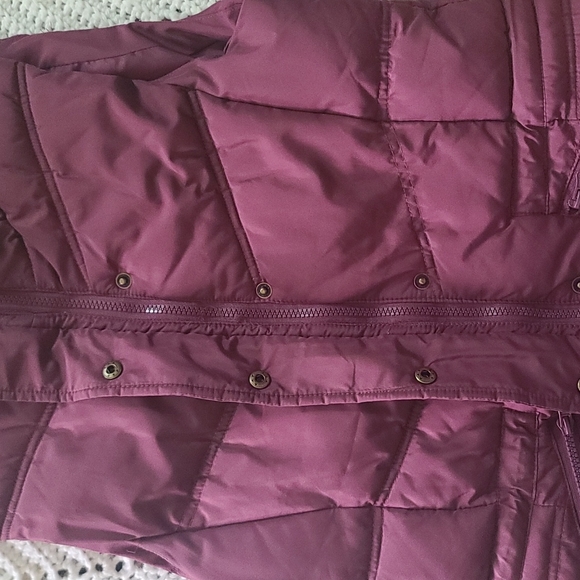 Sleeveless puffer vest Burgandy medium - Picture 5 of 8